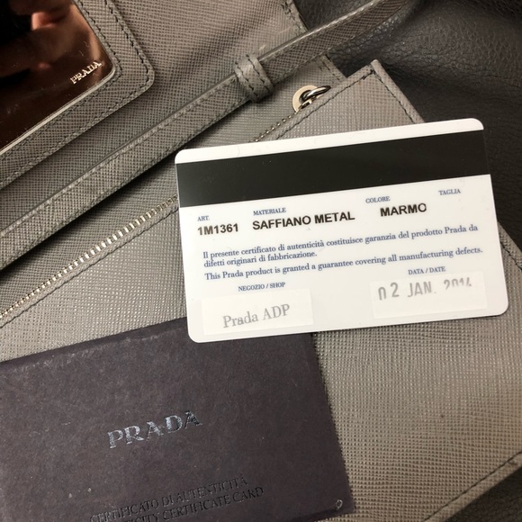 AUTHENTIC PRADA SAFFIANO BAG - Picture 4 of 8